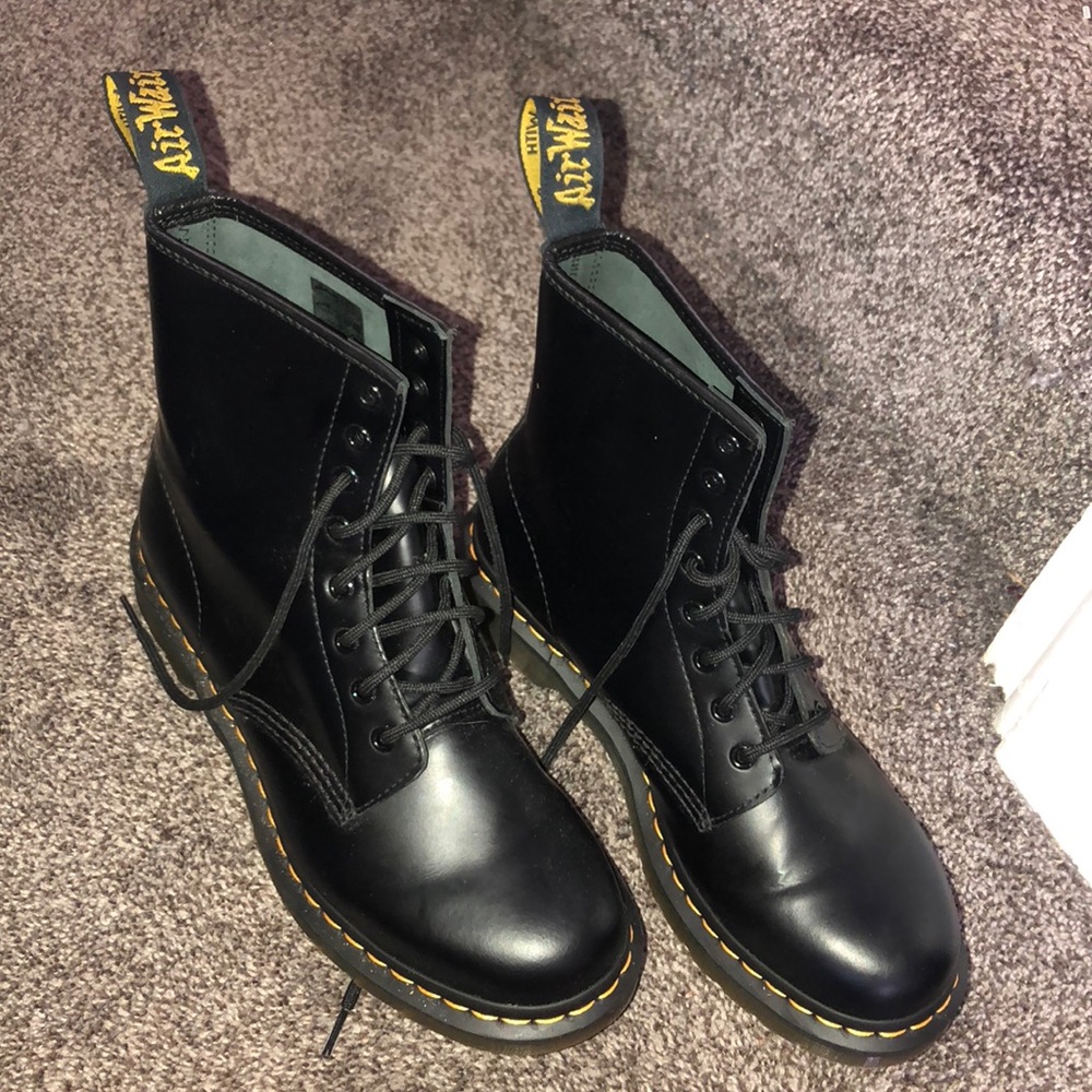 Doc Martens Women’s 1460 smooth black